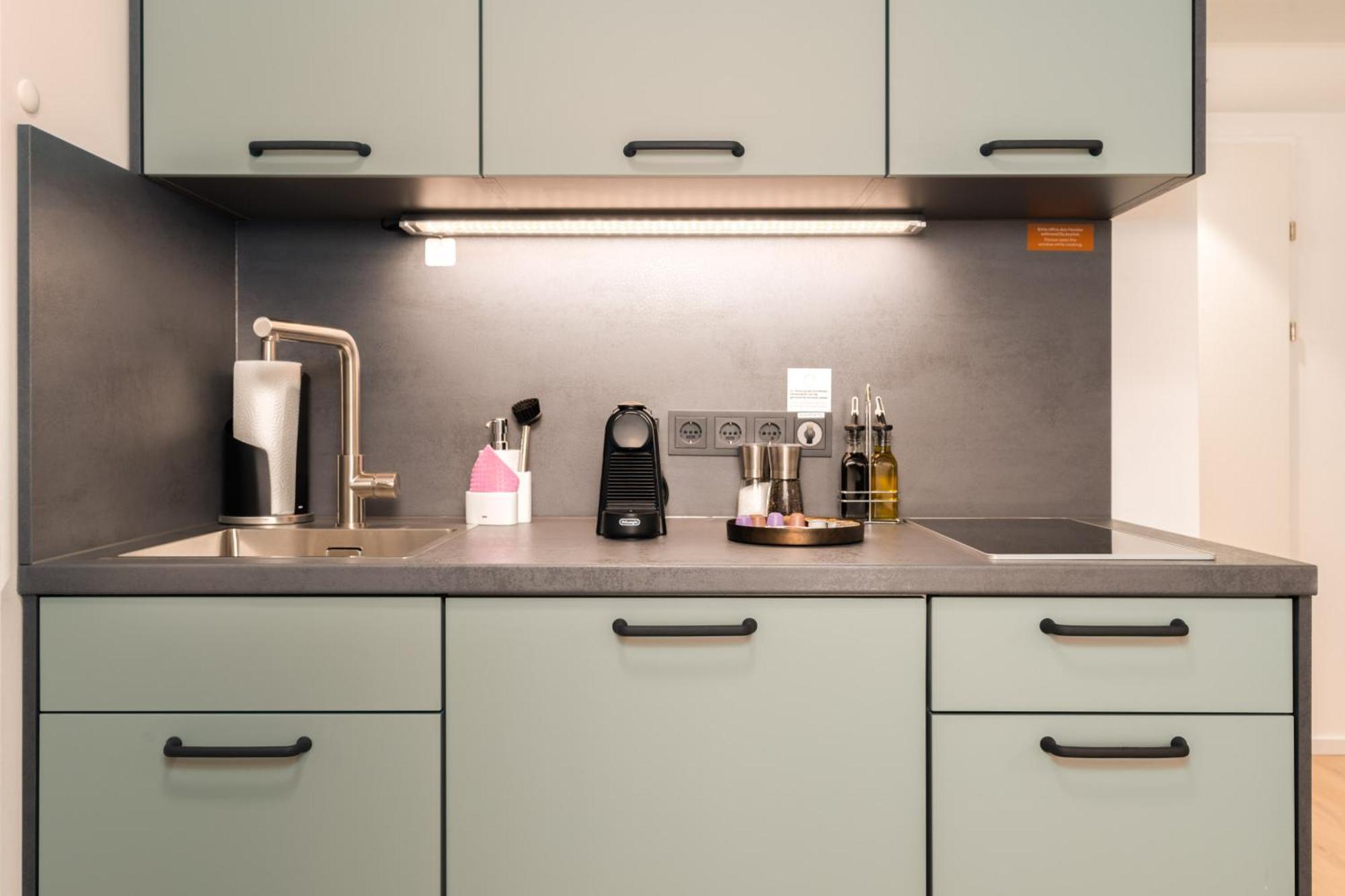 Limehome Vienna Favoritenstr. Rom bilde