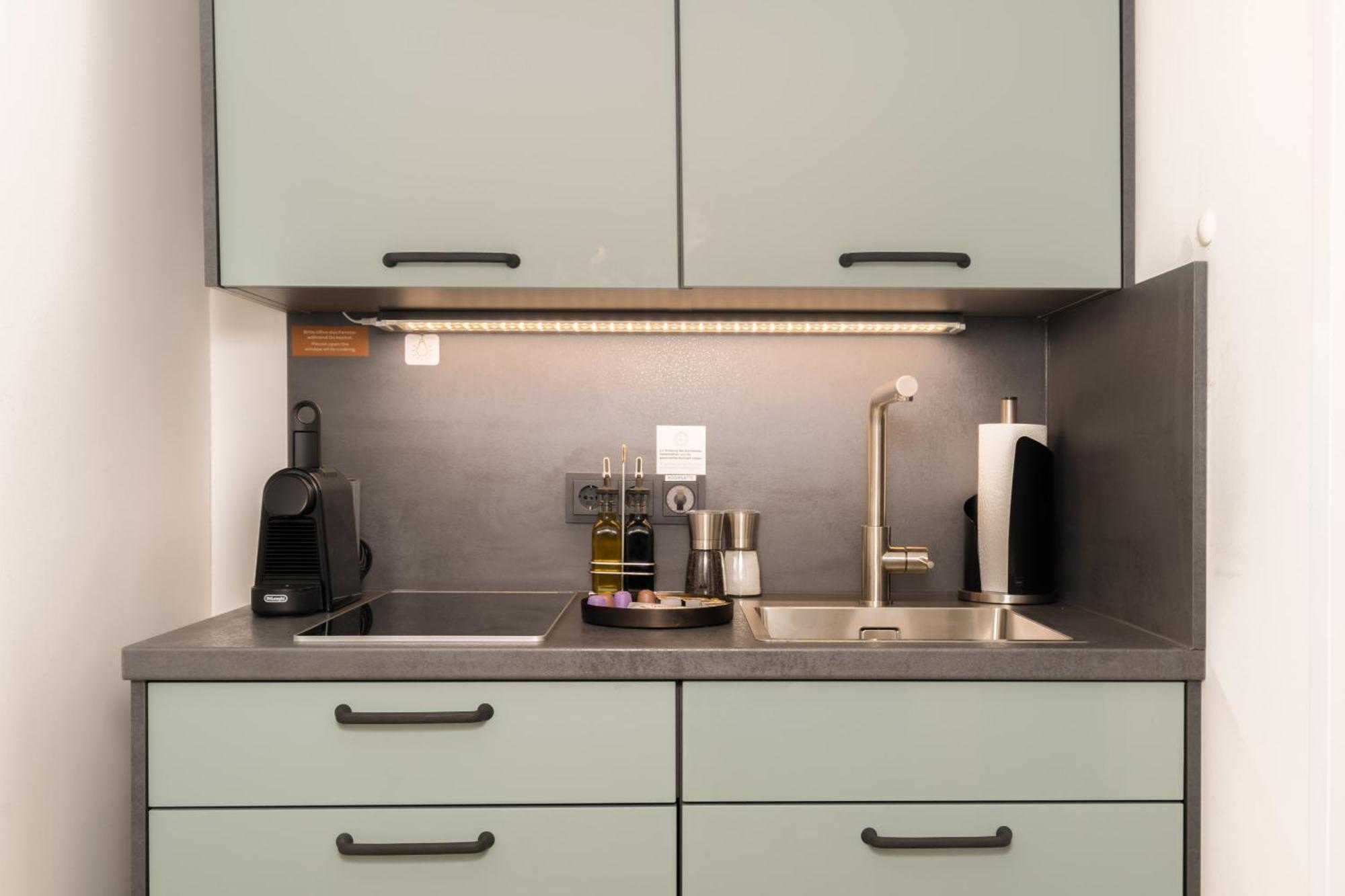 Limehome Vienna Favoritenstr. Rom bilde