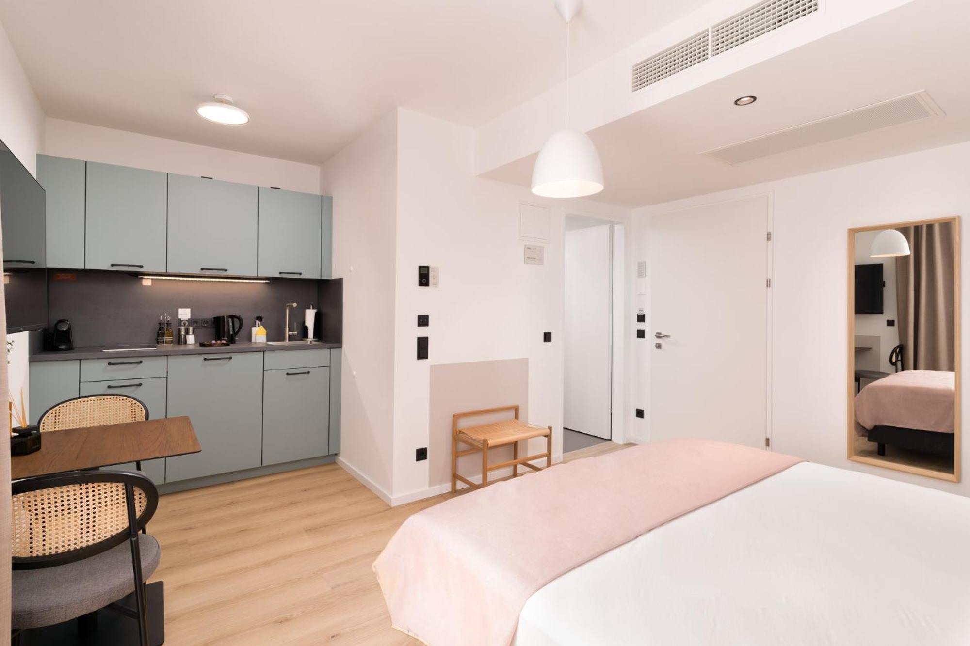 Limehome Vienna Favoritenstr. Rom bilde