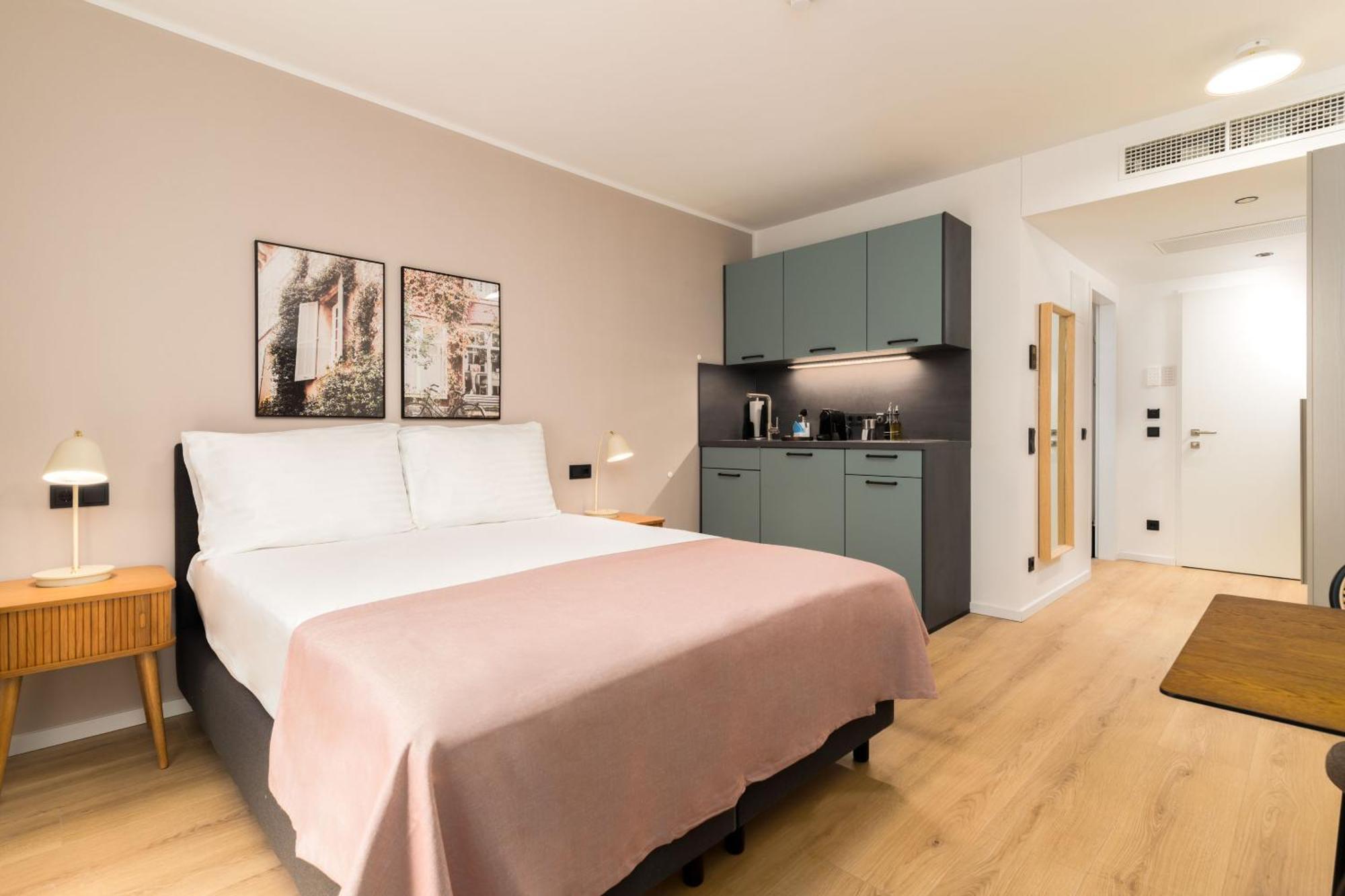 Limehome Vienna Favoritenstr. Rom bilde