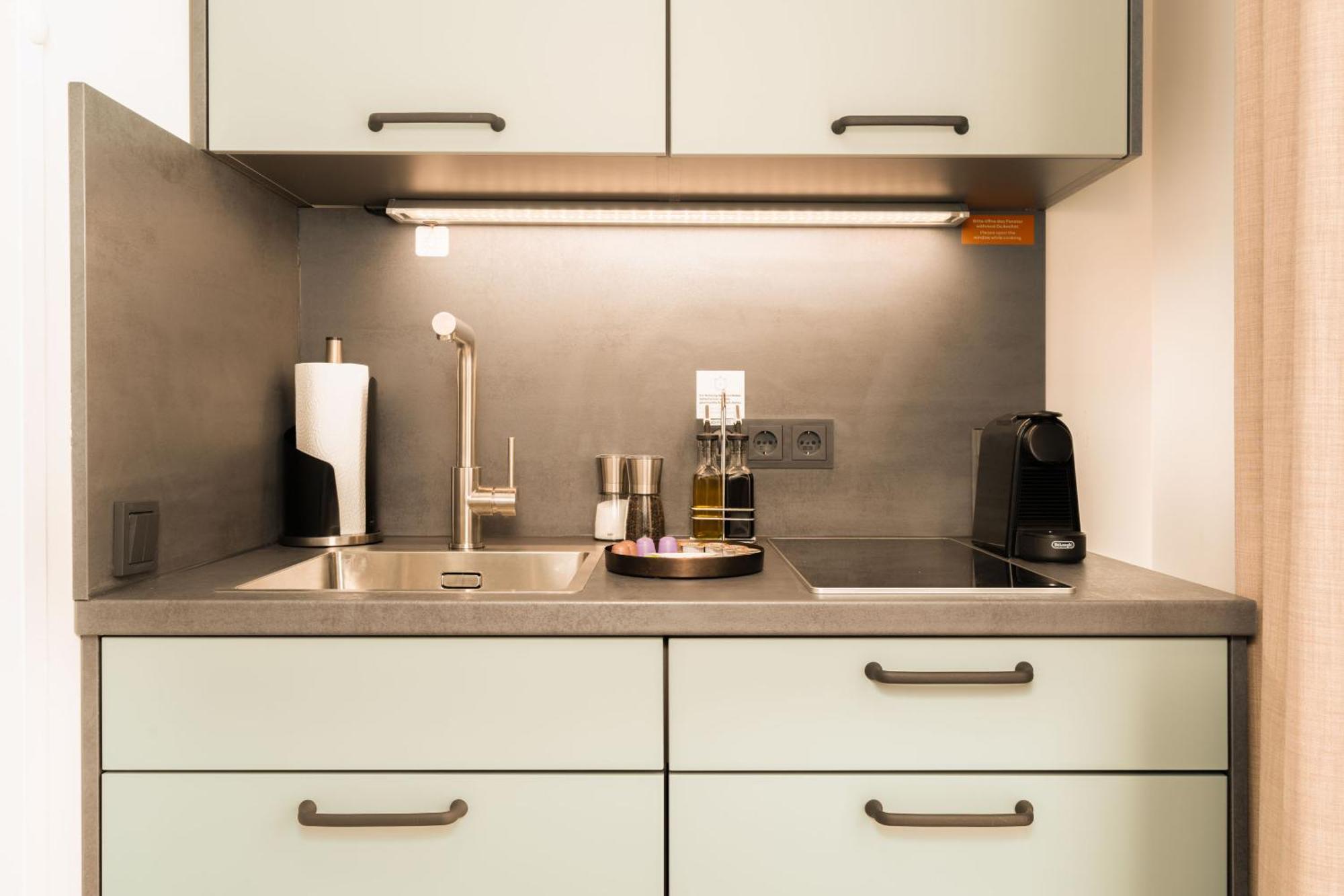 Limehome Vienna Favoritenstr. Rom bilde