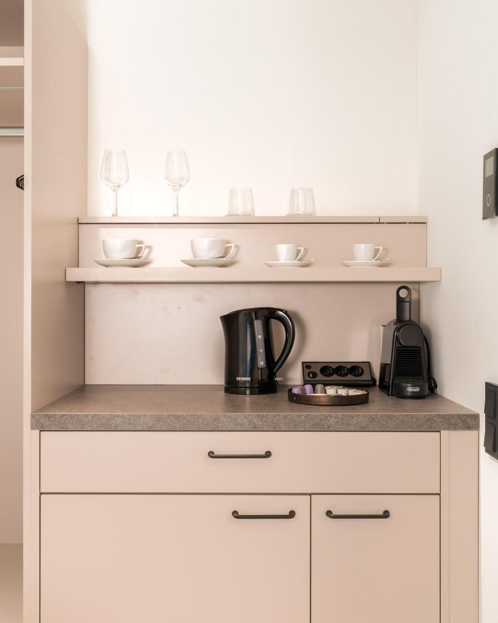 Limehome Vienna Favoritenstr. Rom bilde